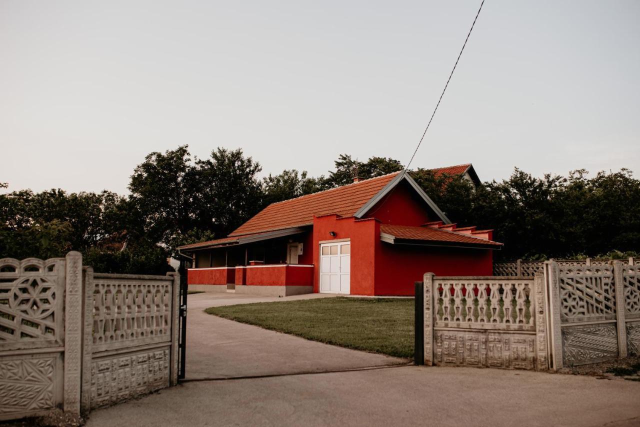 Villa Vikendica Castanea Banja Zdrelo Petrovac na Mlavi Exterior foto